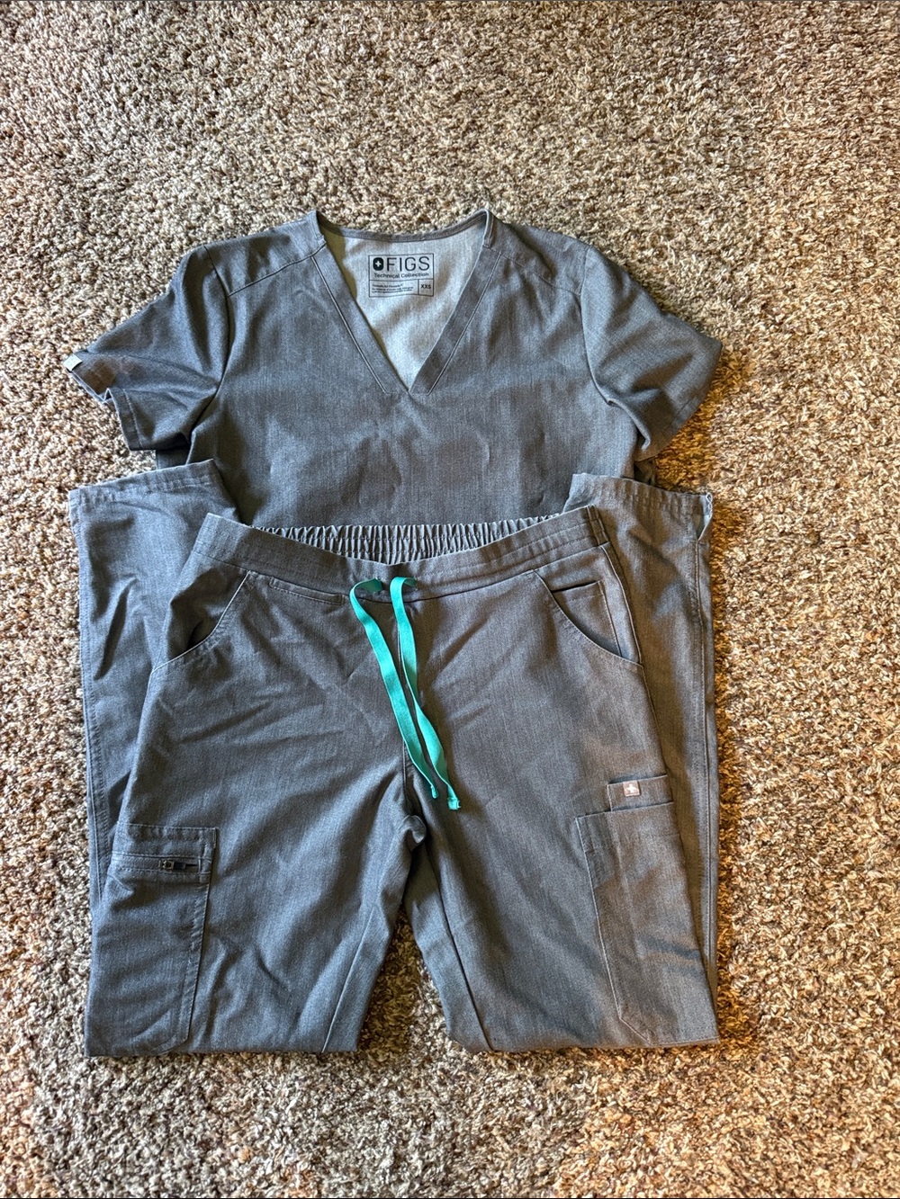 Figs Grey Scrub Set